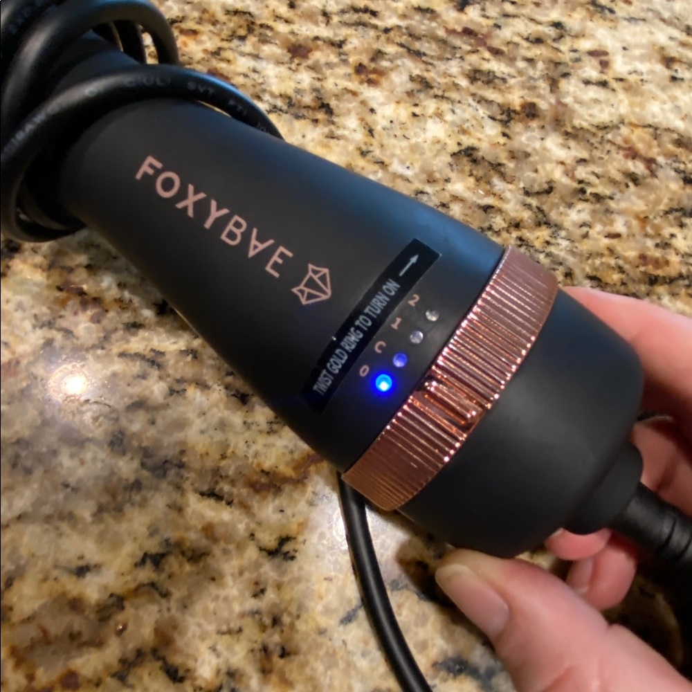 Foxybae Le Bounce Rose Gold Blowout Dryer Brush - Picture 4 of 5